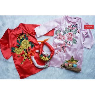 Áo dài cách tân thêu hoa ( kèm mấn hoa) bé gái