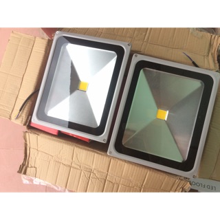 Đèn led pha 220v 50w vàng nắng