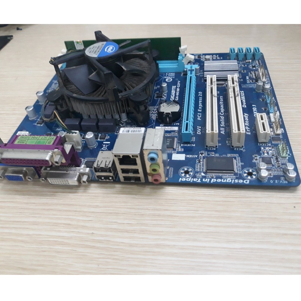 Combo main gigabyte H61 + Ram 4Gb + Core i3 2100 + Card 2gb