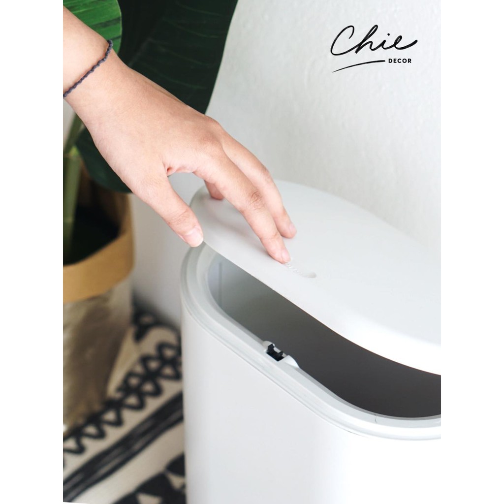 Oval Trashbin