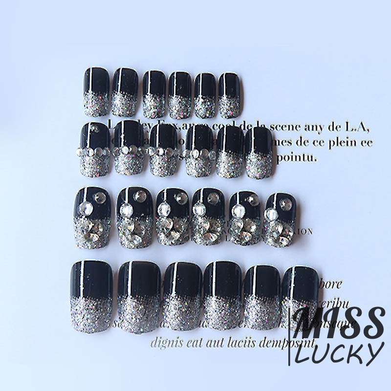 [Hàng mới về] Set 24 móng tay giả đính đá thời trang cho nữ