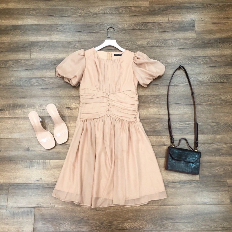 Váy tơ dúm eo tone nâu be trầm ấm