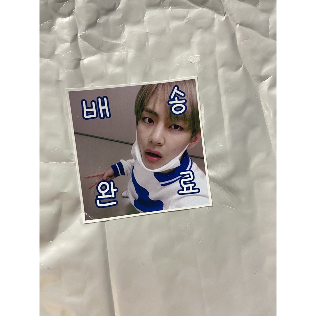 Sticker gói hàng V BTS chữ Hàn Quốc