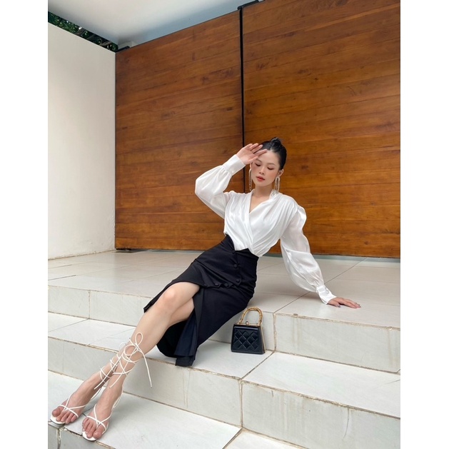 VELLE DESIGN Chân váy bút chì Mira đính nút chất liệu dày dặn không nhăn, kiểu dáng thanh lịch sang trọng