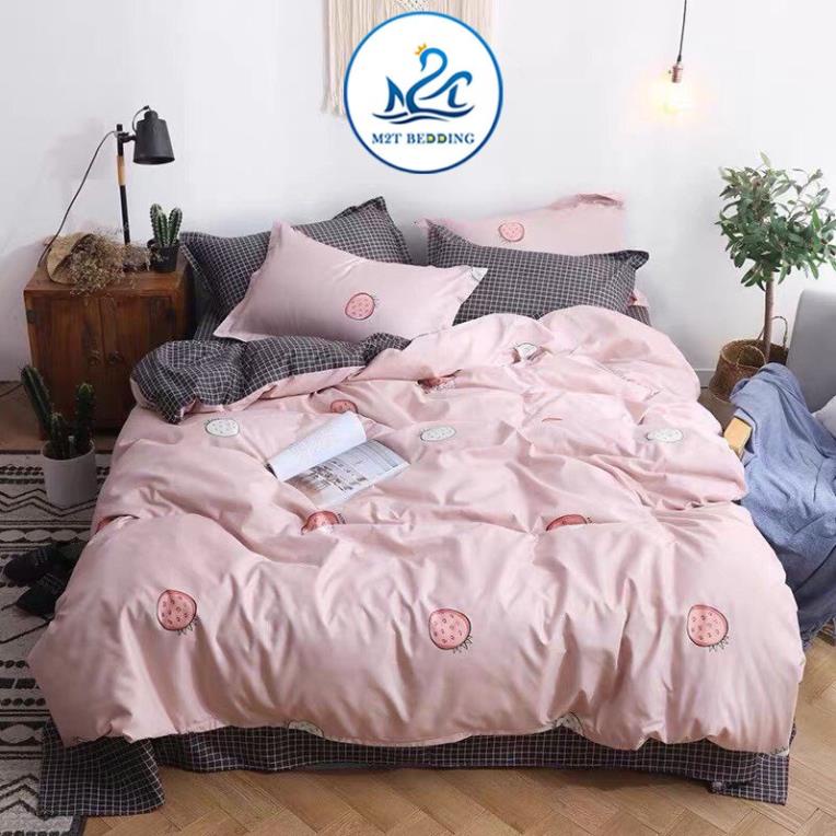 Bộ chăn ga gối Cotton poly M2M Home Quả dâu phối caro, vỏ chăn mền, drap nệm và 2 vỏ gối