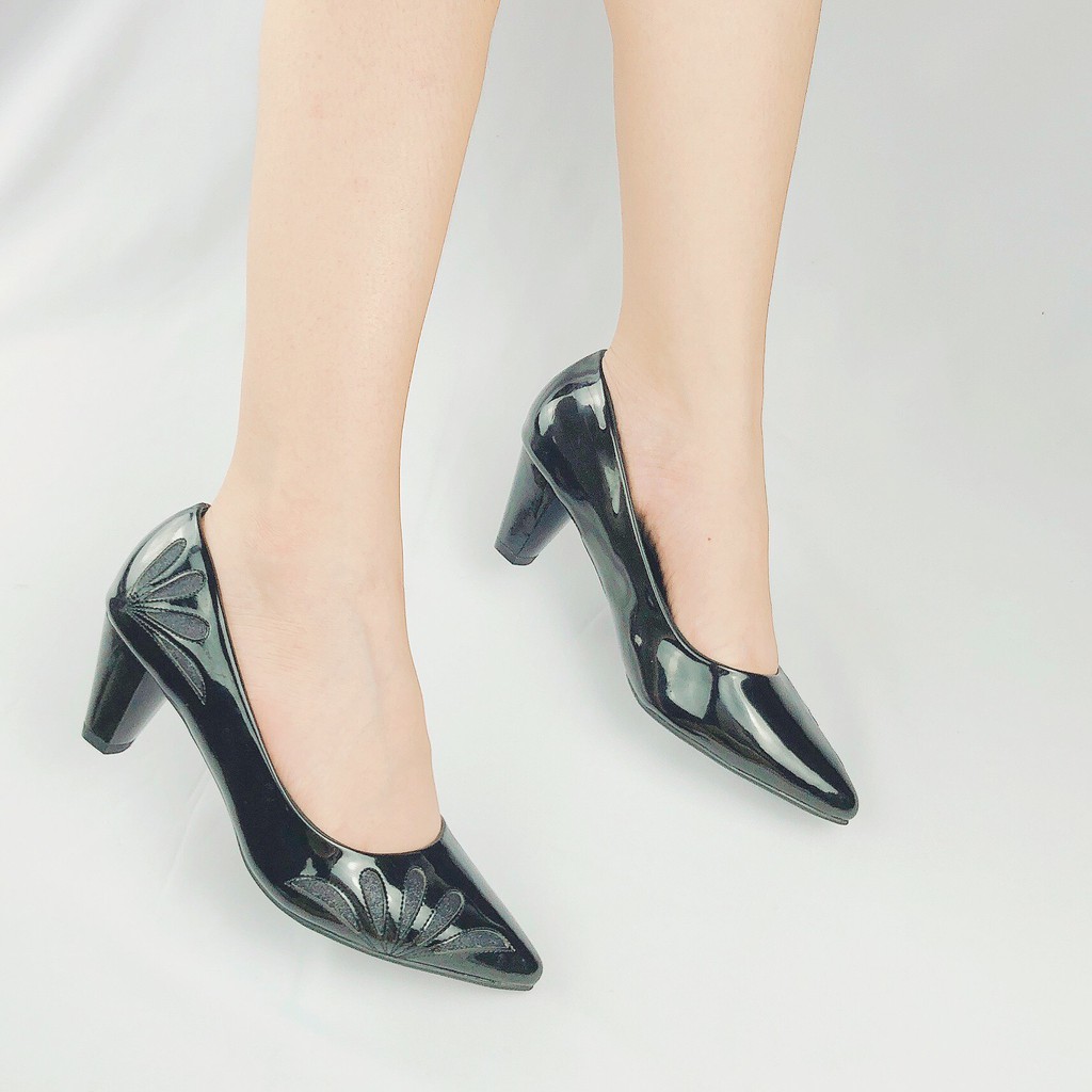 Giày cao gót 5P màu đen có hoa họa tiết -BC018 | BigBuy360 - bigbuy360.vn