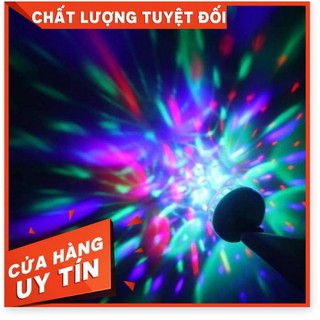 Đèn LED mini - Đèn LED quả cầu xoay cảm ứng pha lê 7 màu nháy theo nhạc