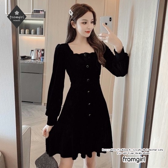 Đầm nhung đen dáng chữ A cổ vuông thời trang thu đông 2021