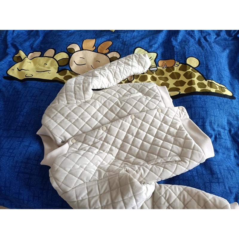 Áo khoác bomber trám nhung