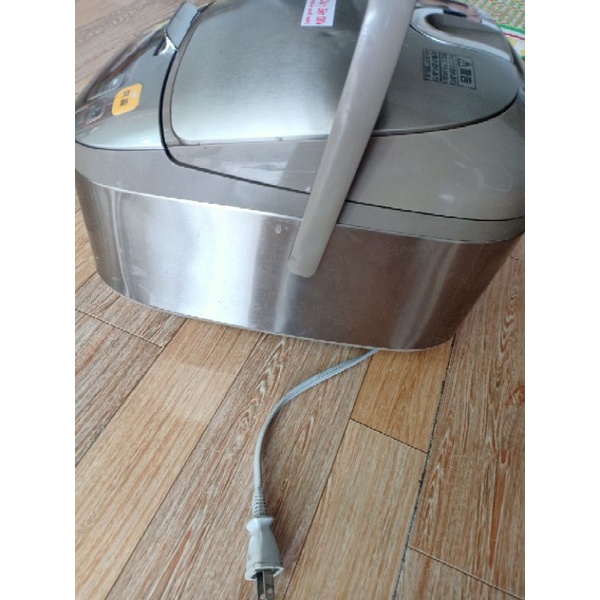 Nồi cơm Nhât pana 1,5l cao tần