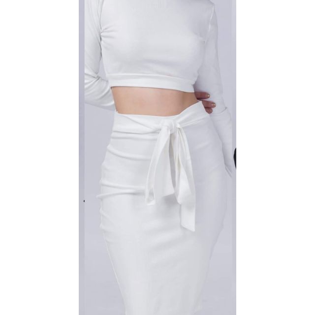 Set trắng áo crop top