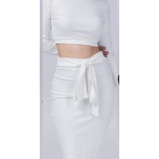 Set trắng áo crop top