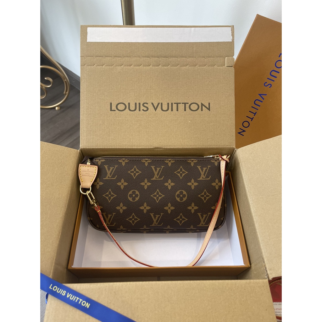 Túi Lv Pochette kẹp nách