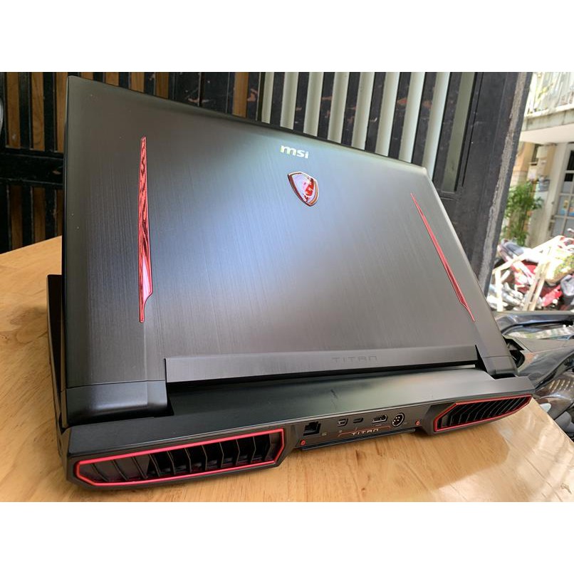 Laptop MSI GT73EVR 7RF Titan pro, i7 7700HQ, 16G, 512G, GTX 1080, 17.3in, giá rẻ