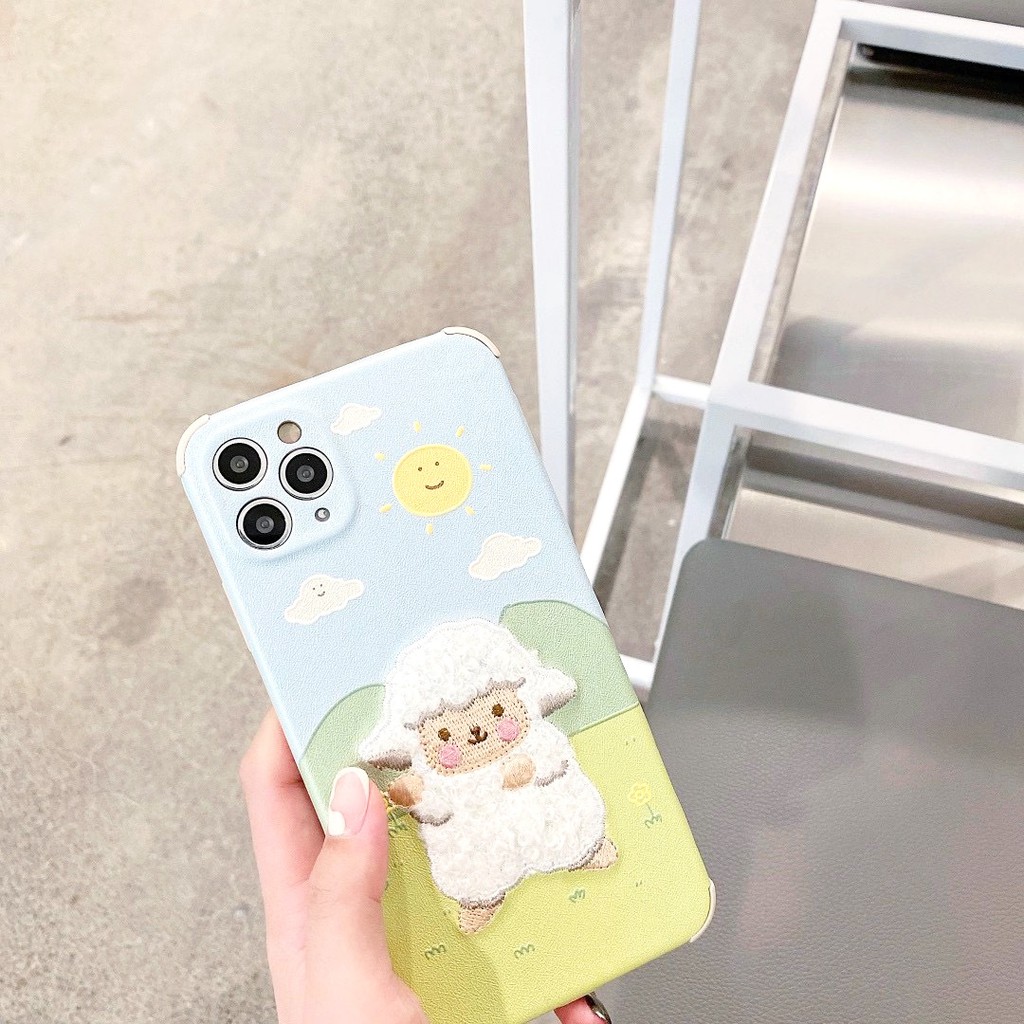 Ốp lưng iphone Cừu thêu viền chống va đập 5/5s/6/6plus/6s/6splus/7/7plus/8/8plus/x/xr/xs/11/12/pro/max/plus/promax | BigBuy360 - bigbuy360.vn