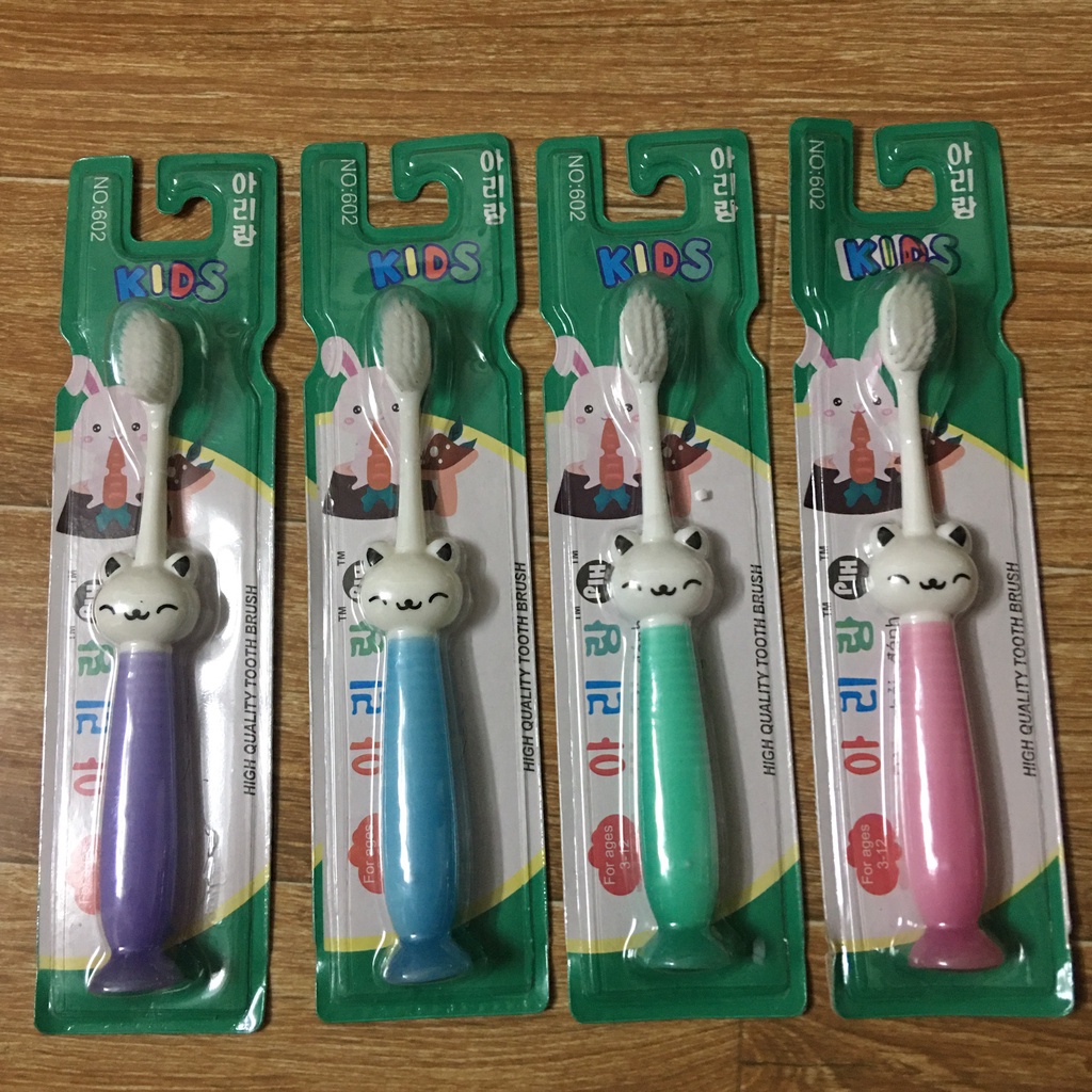 Bàn chải đánh răng trẻ em hình thú (set 4 chiếc)