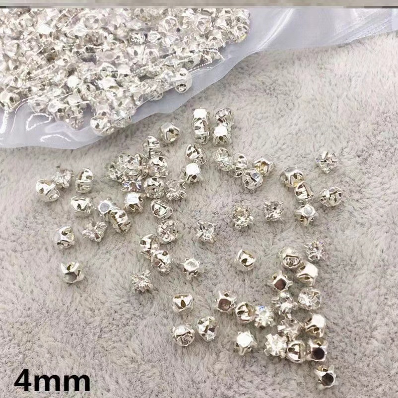 Phụ Kiện Trang Trí Giày Cưới Đính Đá Kim Cương Giả Bốn Lỗ Tròn Màu Trắng