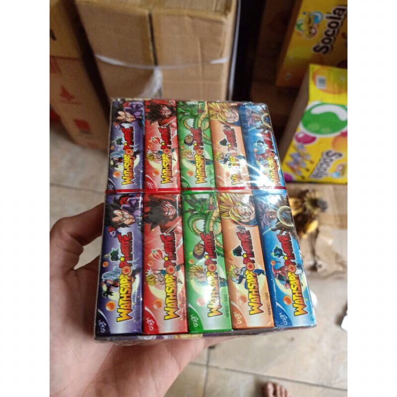 Vỉ kẹo cao su kèm hình xăm