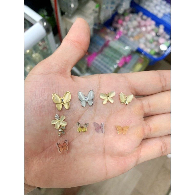 charm mắt mèo
