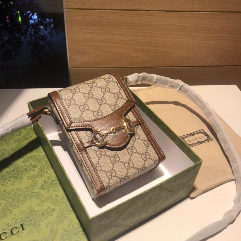 Túi đeo chéo mini Gucci GG Horsebit da thật cao cấp phong cách retro