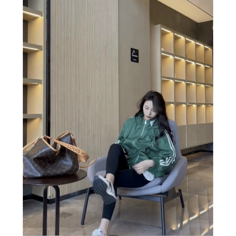 Áo Khoác Nữ PHối Sọc Tay Cổ Cao Có Nón Có Dây Rút Eo Thời TRang ulang 2022