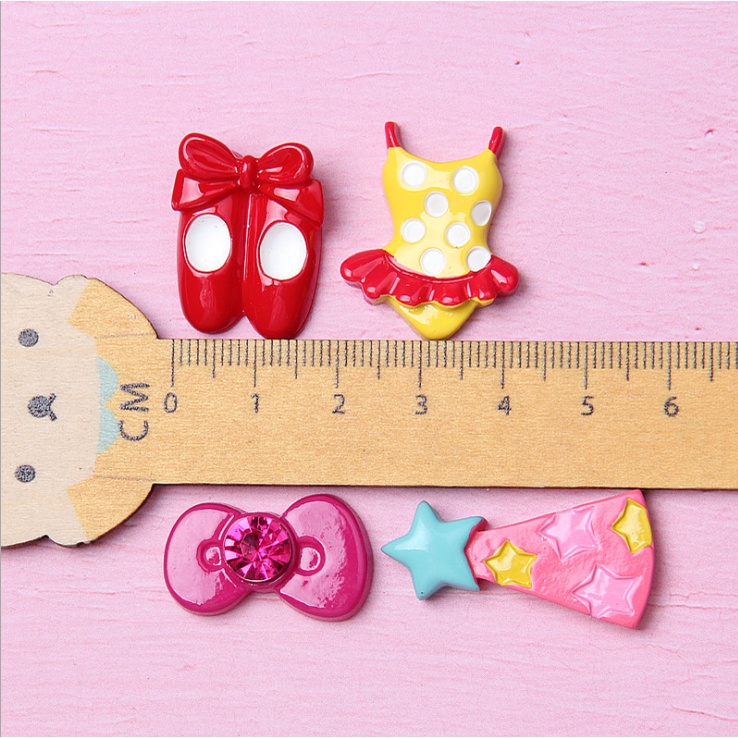 Charm giày xinh và áo bơi cho bé làm trang trí vỏ ốp điện thoại, dán Jibbitz, DIY