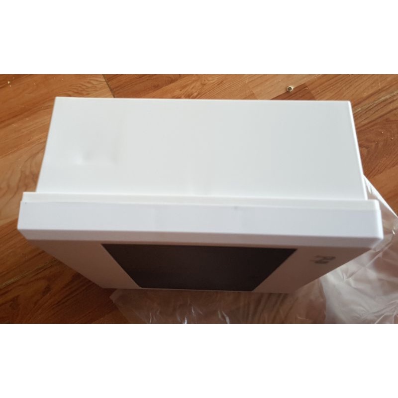 Tủ điện năng lượng mặt trời hệ 3kw lắp âm hay nổi cũng rất đẹp