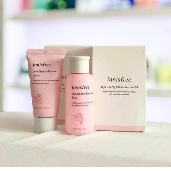 Set 2 Món Dưỡng Da Innisfree Jeju Cherry Blossom Duo Kit