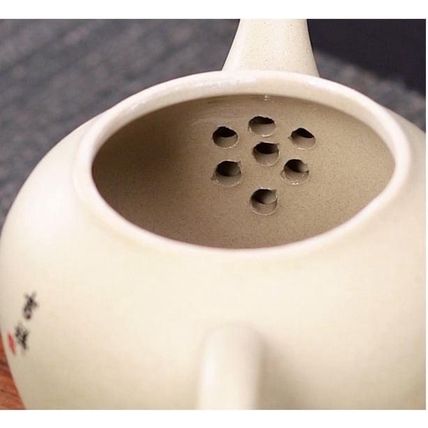 Ấm con gà trống