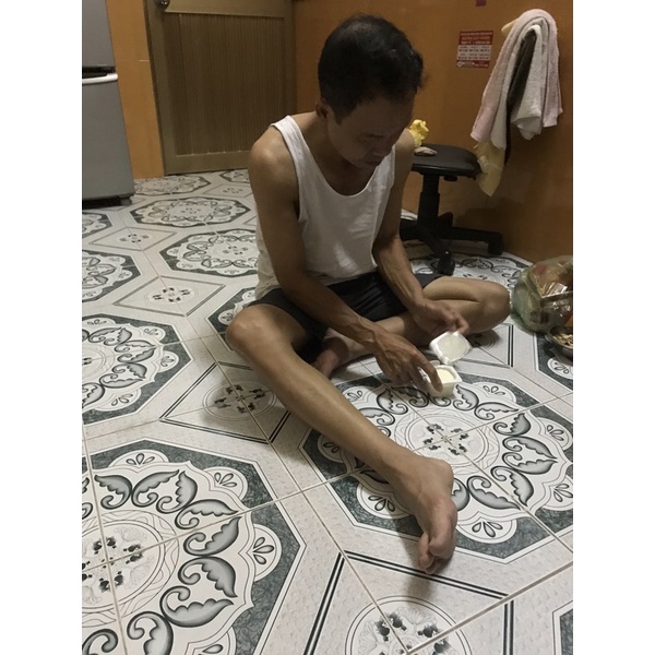 Bán người đàn ông này