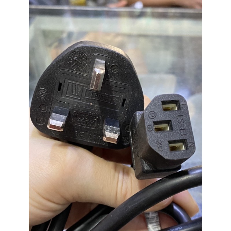 Dây nguồn chuẩn C13 có cầu chì loại 3 chân chuẩn UK dài 1.8m