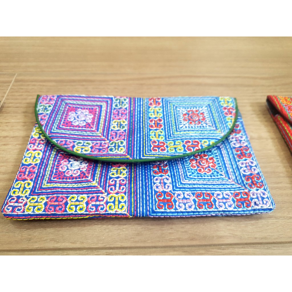 Ví lưu niệm cầm tay - Thêu thổ cẩm (11cm x 19cm)