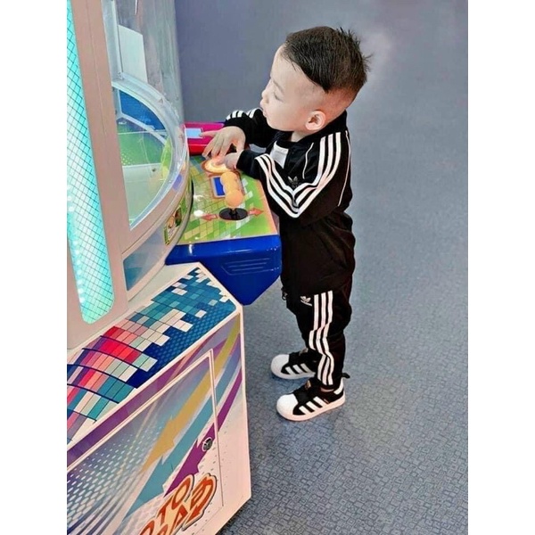 Set bộ thể thao Adidas cho bé