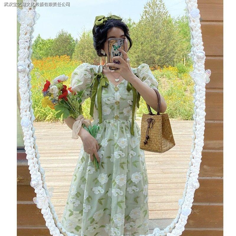 Đầm dáng chữ a cổ vuông in họa tiết hoa cúc màu trắng/xanh lá phong cách Retro Pháp thời trang mùa hè 2021 | BigBuy360 - bigbuy360.vn