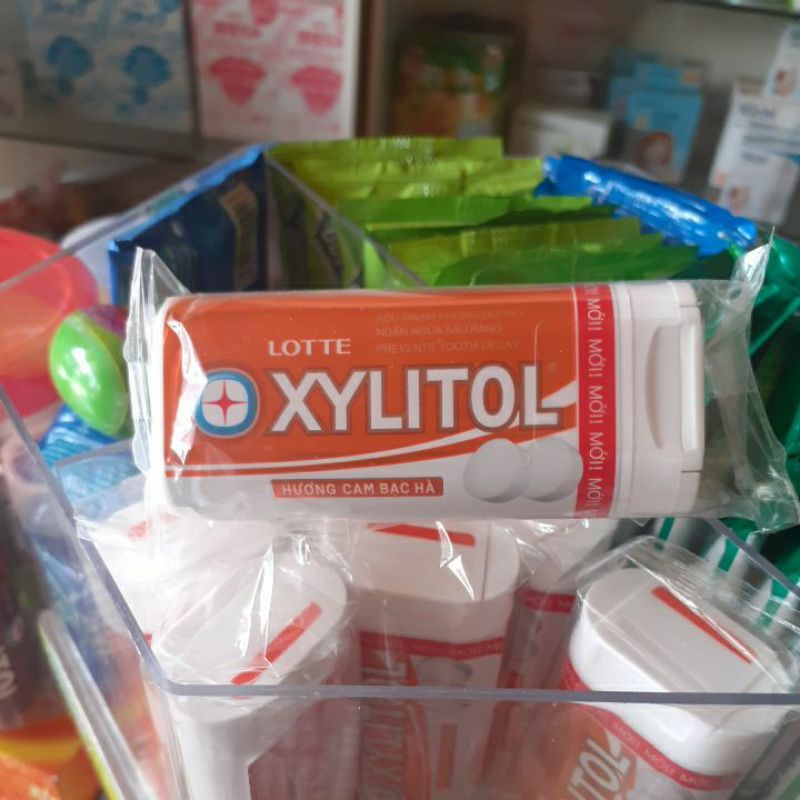 Kẹo ngậm không đường Lotte Xylitol lọ 22,88g