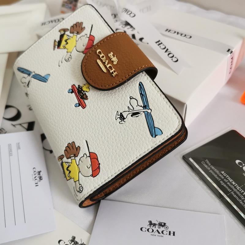 Ví Da Gập Đôi C4899 Màu Trắng Họa Tiết Hoạt Hình