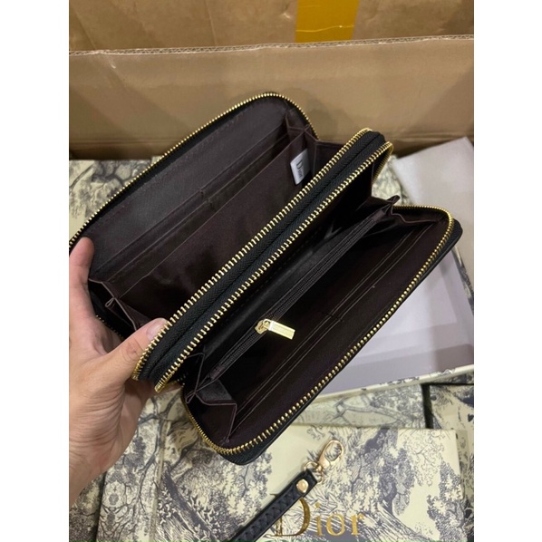 Ví dì ở màu đen