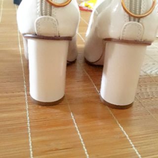 Thanh lý giày cao gót
