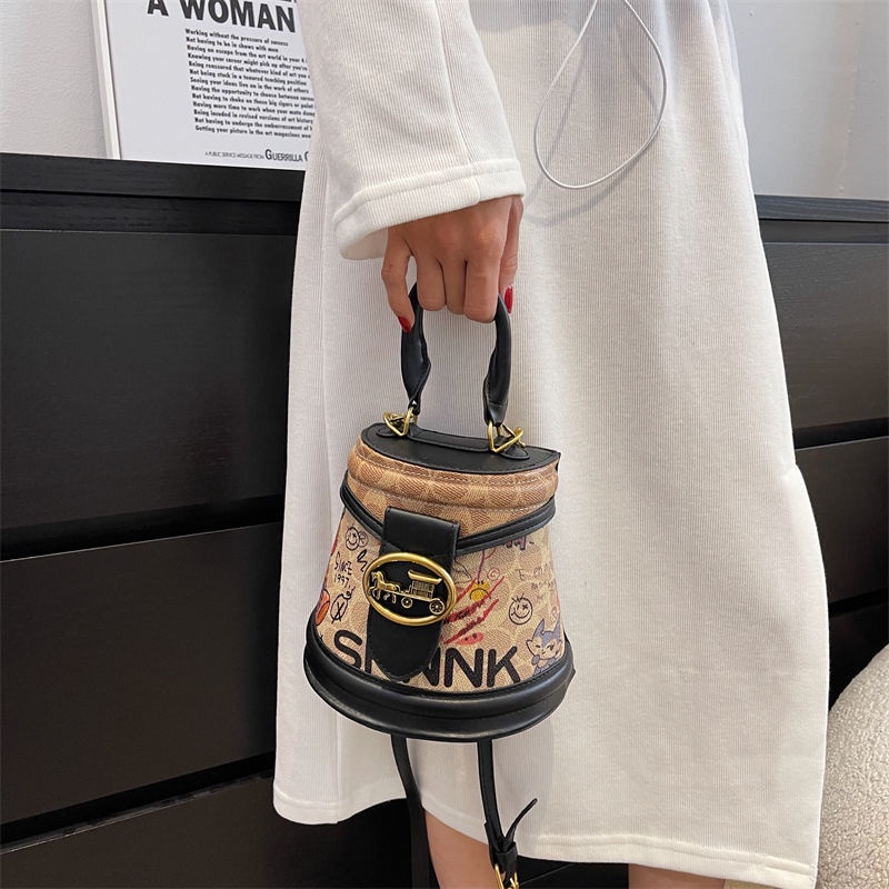 Túi Đeo Chéo Hình Trụ In Họa Tiết graffiti Mẫu Mới 2022 Thời Trang Cho Nữ