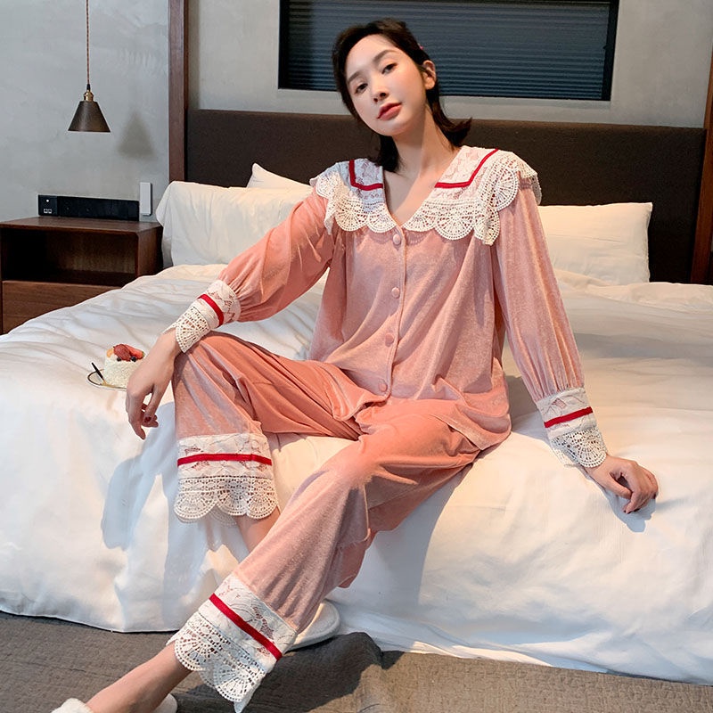 Bộ đồ ngủ cổ búp bê bằng nhung phối ren màu vàng thời trang xuân thu dễ thương cho nữ