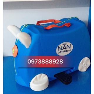 Vali  cho bé -quà tặng của sữa Nan