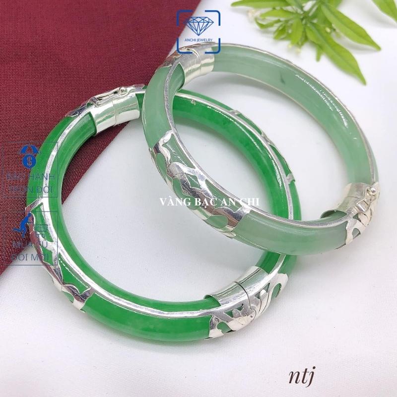 Vòng tay ngọc xanh liền khối bản đũa bọc bạc, Anchi jewelry