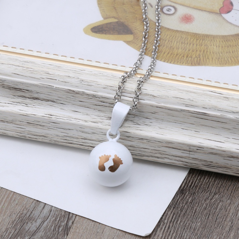 Vòng cổ Mặt Hình Dấu Chân Em Bé Rực Rỡ