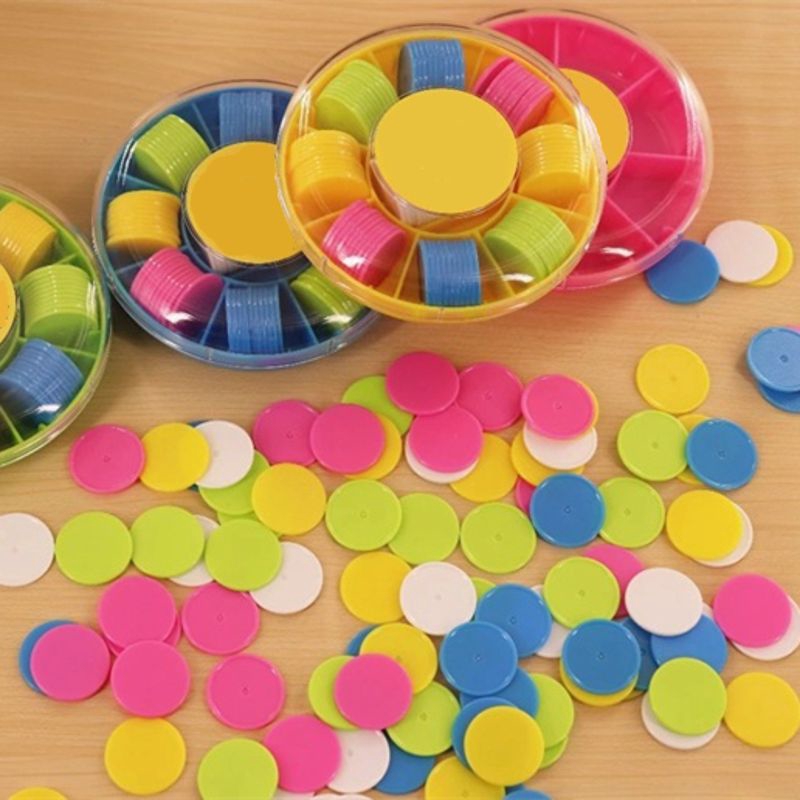 100Pcs Bingo Chips Game Tokens Counters Counting Chips Plastic Markers 25 mm Mixed Colors with Storage Box