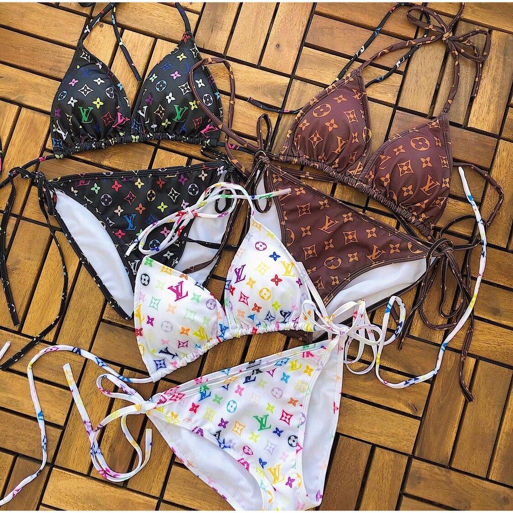 Bikini 2 mảnh báo vàng kèm chân váy sang chảnh