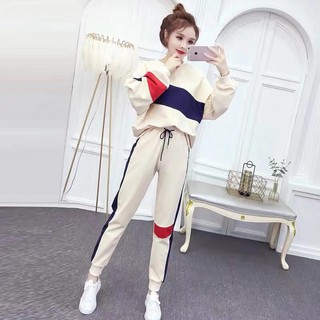 Set quần áo thể thao năng động dành cho nữ