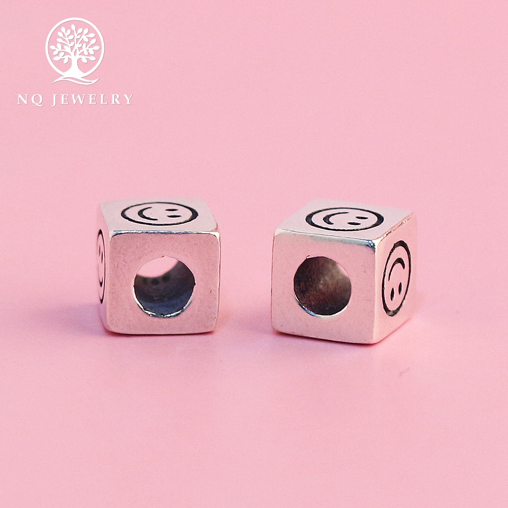 Charm bạc hình vuông mặt cười - NQ Jewelry