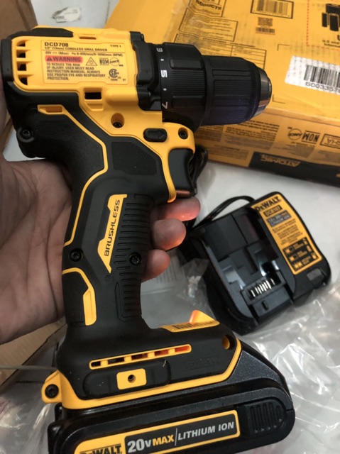 Thân máy dewalt 708 my về