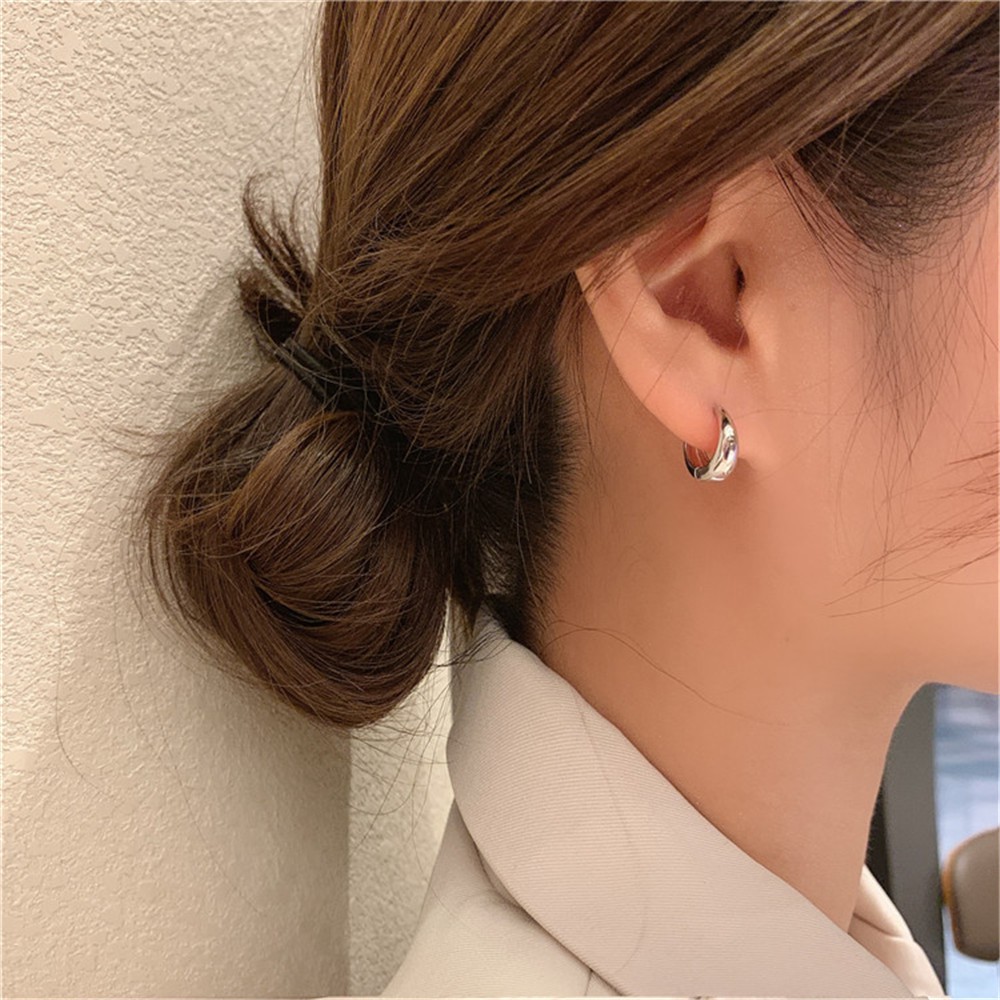 Bông tai bằng kim loại hình tròn thiết kế đơn giản thời trang cho nữ