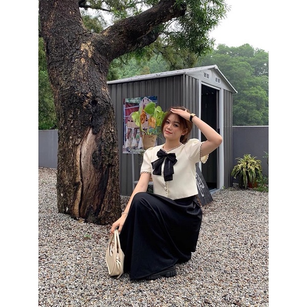 Sét áo croptop cổ nơ đen mix chân váy xòe đen dài Jari Clothes